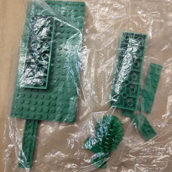 8 pounds Lego lots of vintage 1970's to some modern in locking Case - Picture 7 of 11